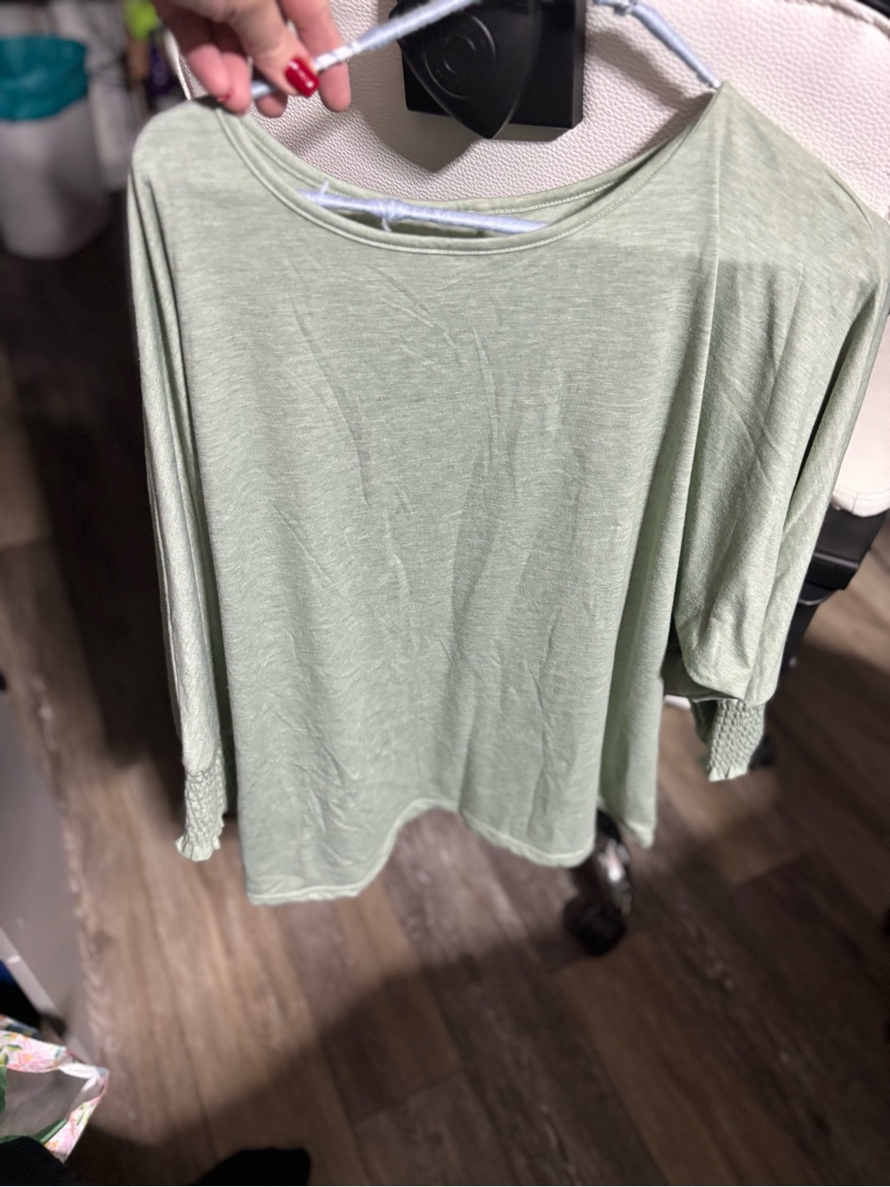 3/4 in sleeve, cotton shirt.